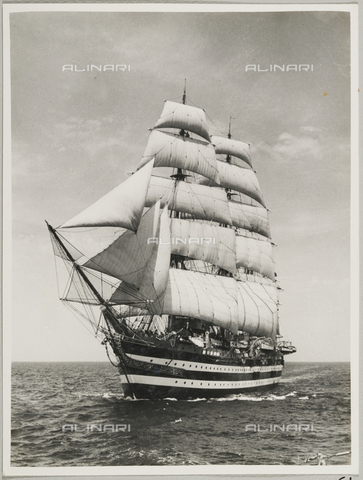 BMD-A-000001-0061 - The Royal School Ship "Amerigo Vespucci" - Date of photography: 1938 ca. - Alinari Archives, Florence