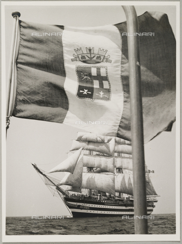 BMD-A-000001-0070 - From the album "Regia Nave Scuola «Amerigo Vespucci»": the ship under sail - Date of photography: 1938 ca. - Alinari Archives, Florence