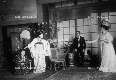 BPK-S-AA7011-0868 - Una scena dell'opera lirica "Madama Butterfly" di Giacomo Puccini nel 1907 a Berlino - BPK/Archivi Alinari