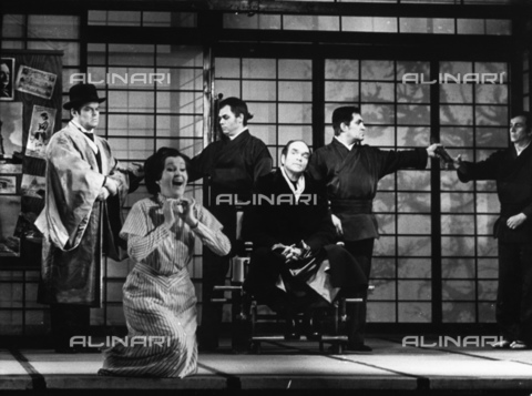 BPK-S-AA7069-7325 - Una scena dell'opera lirica "Madama Butterfly" di Giacomo Puccini al Komische Oper di Berlino nel 1978 - Willi Saeger / BPK/Archivi Alinari