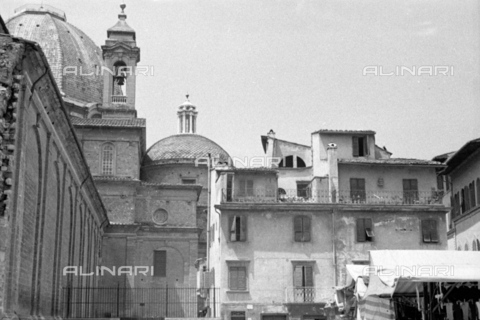 BVA-S-050014-0303 - Case adiacenti alla Basilica di San Lorenzo a Firenze prima della loro demolizione - Data dello scatto: 1938 - Archivi Alinari, Firenze