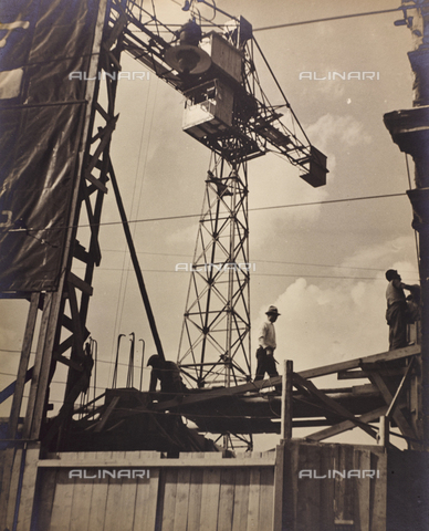 CGD-F-000028-0000 - Operai in cantiere - Data dello scatto: 1950 ca. - Archivi Alinari-archivio Corinaldi, Firenze