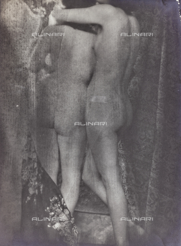 CMA-F-000300-0000 - Female nudes - Date of photography: 1927 - Alinari Archives, Florence