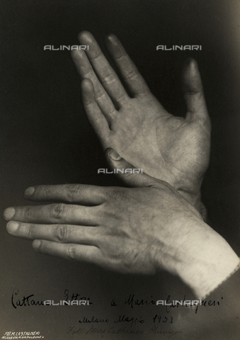 CMA-F-001590-0000 - The hands of the surgeon Ettore Cattaneo with dedication - Date of photography: maggio 1933 - Alinari Archives, Florence