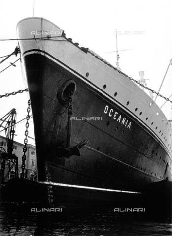 DPD-F-000100-0000 - Primo piano della prua della nave 'Oceania' con la grande ancora - Data dello scatto: 1930-1940 ca. - Archivi Alinari, Firenze