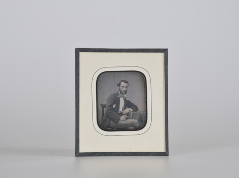 DVQ-F-000103-0000 - Ritratto maschile con sigaro - Data dello scatto: 1850 ca. - Archivi Alinari, Firenze