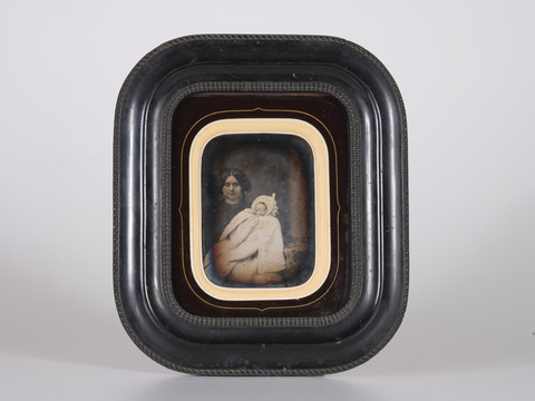 DVQ-F-000323-0000 - Ritratto di madre con neonato morto - Archivi Alinari, Firenze