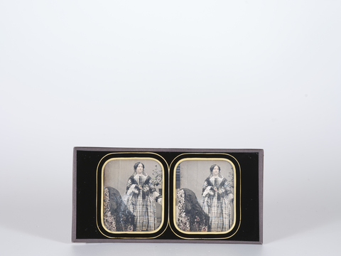 DVQ-F-000887-0000 - Ritratto femminile con scialle - Data dello scatto: ante 1855 - Archivi Alinari, Firenze