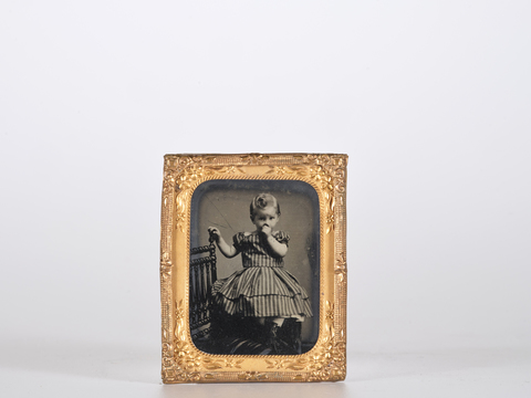 DVQ-F-001986-0000 - Portrait of a little girl - Date of photography: 1861 ca. - Alinari Archives, Florence