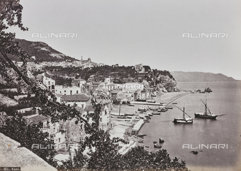 FBQ-A-006084-0033 - Album "Pompejj": Veduta di Vietri sul Mare - Data dello scatto: 1870 ca. - Archivi Alinari, Firenze