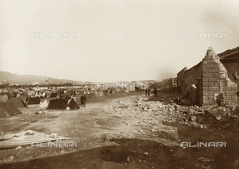 FBQ-A-006140-0012 - Tende da campo allestite per i terremotati di Messina - Data dello scatto: 1908 - Archivi Alinari, Firenze