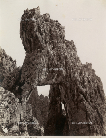 FBQ-A-006252-0016 - "Arco naturale", Capri - Data dello scatto: 1880-1890 - Archivi Alinari, Firenze