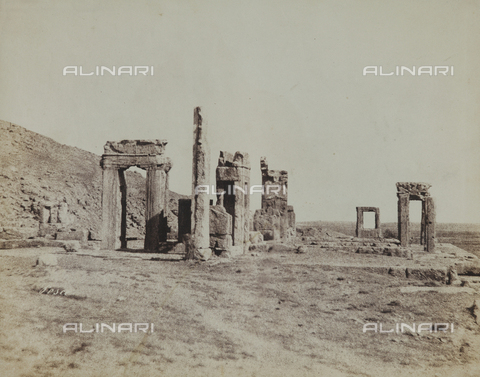 FBQ-F-002038-0000 - Le rovine di Persepoli, in Iran - Data dello scatto: 1860 ca. - Archivi Alinari, Firenze