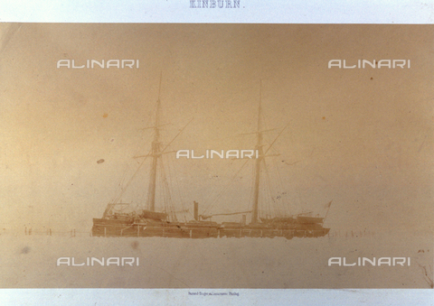 FBQ-S-001276-0007 - L'imbarcazione a vela 'Fleche' intrappolata tra i ghiacci nei pressi di Kinburn, in Crimea, negli anni della guerra - Data dello scatto: 1855 -1856 - Archivi Alinari, Firenze