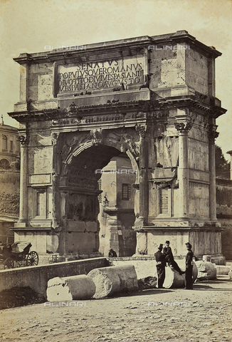 FCC-F-009916-0000 - L'arco di Tito, a Roma. Tre soldati sostano nei pressi delle rovine - Data dello scatto: 1864 - Archivi Alinari, Firenze