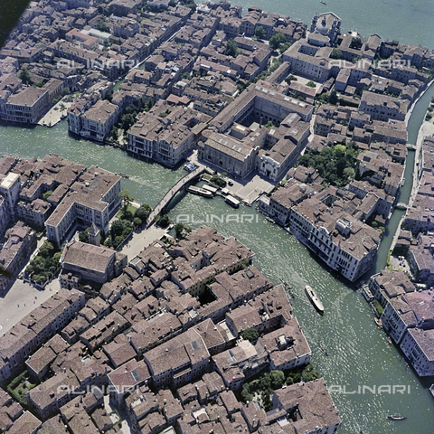 FVA-S-256000-0180 - Veduta aerea di Venezia - Data dello scatto: 1950 ca. - Archivi Alinari, Firenze