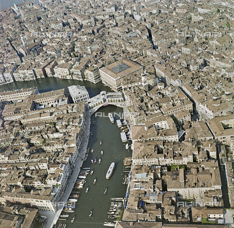 FVA-S-256000-0193 - Veduta aerea di Venezia: il Canal Grande - Data dello scatto: 1950 ca. - Archivi Alinari, Firenze