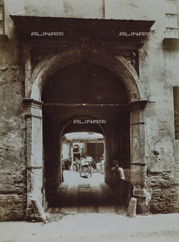 FVQ-F-000306-0000 - Portal of entrance to the Forge in Turin - Date of photography: 1925-1935 - Alinari Archives, Florence