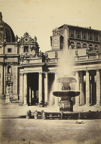 FVQ-F-033519-0000 - La fontana di Carlo Maderno in Piazza San Pietro a Città del Vaticano - Data dello scatto: 1870 ca. - Archivi Alinari, Firenze