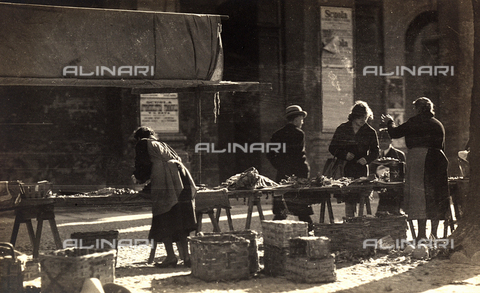 FVQ-F-040431-0000 - Mercato - Data dello scatto: 1931 - Archivi Alinari, Firenze
