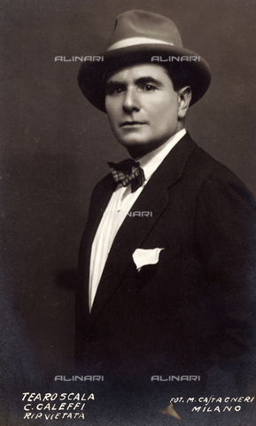 FVQ-F-040663-0000 - Male portrait - Date of photography: 1930 - Alinari Archives, Florence