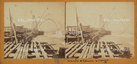 FVQ-F-061507-0000 - Rete da pesca nel porto di Viareggio. Fotografia stereoscopica - Data dello scatto: 1860-1870 ca. - Archivi Alinari, Firenze