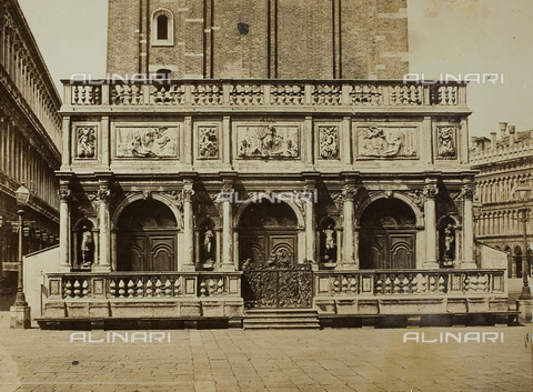 FVQ-F-062570-0000 - Loggetta alla base del Campanile di San Marco a Venezia - Data dello scatto: 1860-1870 - Archivi Alinari, Firenze