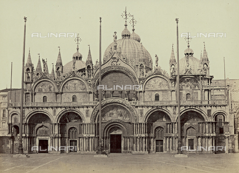 FVQ-F-083434-0000 - Facciata della Basilica di San Marco a Venezia - Data dello scatto: 1860-1870 - Archivi Alinari, Firenze