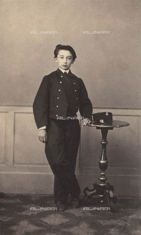 FVQ-F-104022-0000 - Ritratto di fanciullo in piedi - Data dello scatto: 1865 ca. - Archivi Alinari, Firenze