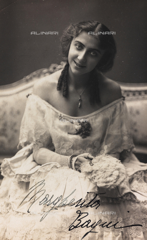 FVQ-F-116563-0000 - Ritratto dell'attrice italiana Margherita Bagni, cartolina - Data dello scatto: 1920-1925 - Archivi Alinari, Firenze