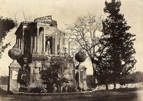 FVQ-F-141069-0000 - Un tempietto nel parco di Villa Borghese a Roma. - Data dello scatto: 1852 - 1854 - Archivi Alinari, Firenze