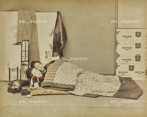 FVQ-F-146119-0000 - Two young geishas sleeping - Date of photography: 1885-1895 - Alinari Archives, Florence