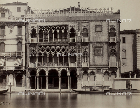 FVQ-F-150737-0000 - Facciata della Ca' d'Oro sul Canal Grande a Venezia - Data dello scatto: 1865-1875 - Archivi Alinari, Firenze