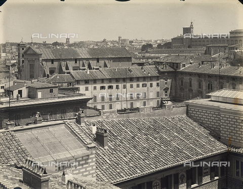 FVQ-F-158764-0000 - View of the city of Rome; visible the basilica of the Ss. Apostoli and the palazzo del Quirinale - Date of photography: 1915 ca. - Alinari Archives, Florence