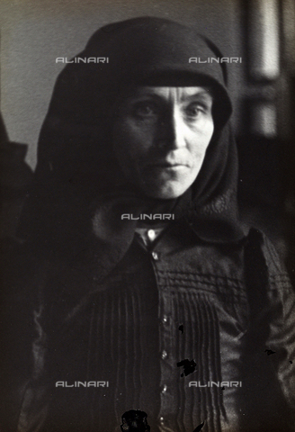 FVQ-F-169884-0000 - Donna ungherese - Data dello scatto: 1937 - Archivi Alinari, Firenze