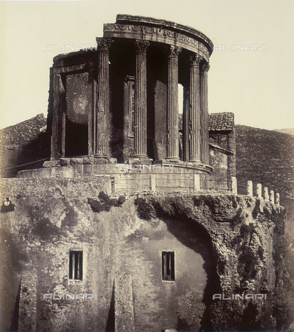 FVQ-F-206891-0000 - Tempio della Sibilla a Tivoli - Data dello scatto: 1855 ca. - Archivi Alinari, Firenze
