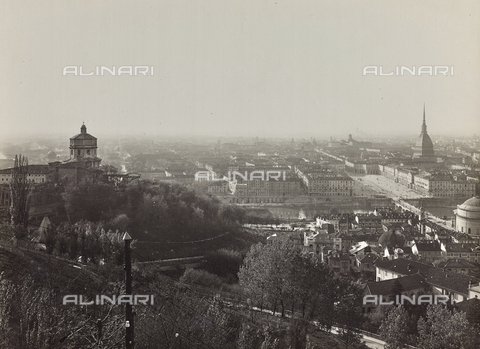 FVQ-F-209022-0000 - View of the city of Turin with the Capuchin monastery, Piazza Vittorio Veneto and the Mole Antonelliana - Date of photography: 1930 ca. - Alinari Archives, Florence