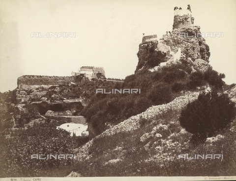FVQ-F-225240-0000 - Resti delle ville dell'imperatore Tiberio a Capri - Data dello scatto: 1870-1880 - Archivi Alinari, Firenze