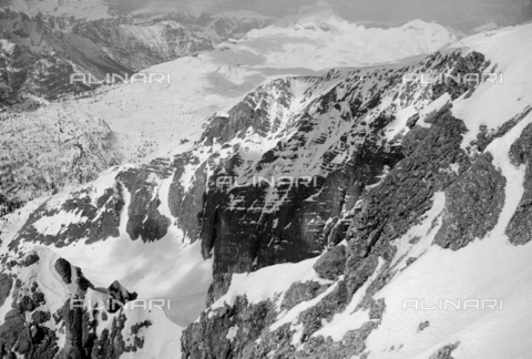 GBA-S-000178-0018 - Paesaggio di montagna innevato, Cortina d'Ampezzo - Data dello scatto: 06/02-27/02/1941 - Archivi Alinari, Firenze