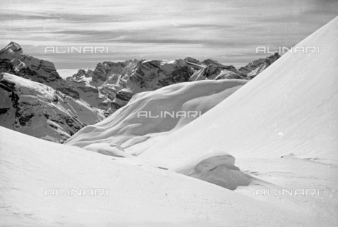 GBA-S-000178-0024 - Paesaggio di montagna innevato, Cortina d'Ampezzo - Data dello scatto: 06/02-27/02/1941 - Archivi Alinari, Firenze