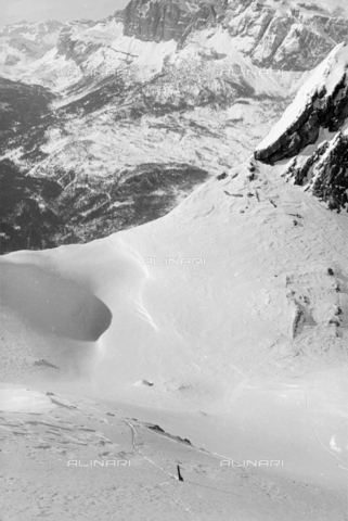 GBA-S-000178-0040 - Paesaggio di montagna innevata, Cortina d'Ampezzo - Data dello scatto: 06/02-27/02/1941 - Archivi Alinari, Firenze