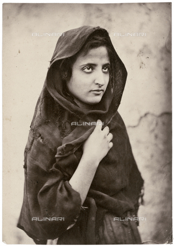 GWA-F-000748-0000 - Ritratto di donna - Data dello scatto: 1900 ca. - Archivi Alinari, Firenze
