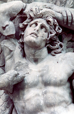 HIP-S-000134-3534 - Pergamon Altar, detail, Pergamonmuseum, Berlin - Art Media / Heritage Images /Alinari Archives, Florence