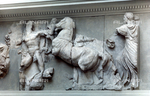 HIP-S-000134-3548 - Pergamon Altar, detail, Pergamonmuseum, Berlin - Art Media / Heritage Images /Alinari Archives, Florence