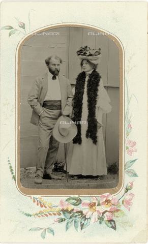 IMA-F-655806-0000 - Il pittore Gustav Klimt  (1862-1918) con la compagna Emilie Flöge - Data dello scatto: 1899-1905 - Austrian Archives / brandstaetter images /Archivi Alinari