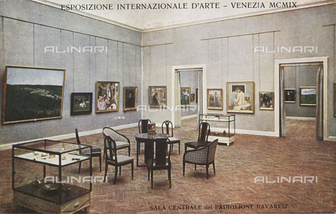 IMA-F-662529-0000 - Biennale d'arte internazionale del 1909 a Venezia: sala centrale del padiglione bavarese. Cartolina - Data dello scatto: 1909 - Archiv Dr. Samsinger / brandstaetter images /Archivi Alinari