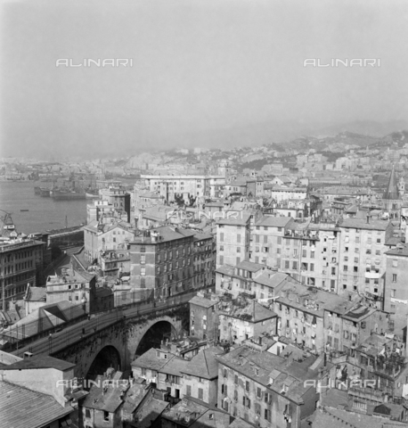 LAA-F-000248-0000 - Panorama di Genova - Data dello scatto: 1941 - Archivi Alinari, Firenze