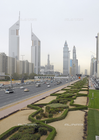 MBA-F-065724-0000 - Sheikh Zayed Road a Dubai - Data dello scatto: 25/03/2007 - Jochen Helle / Bildarchiv Monheim / Archivi Alinari