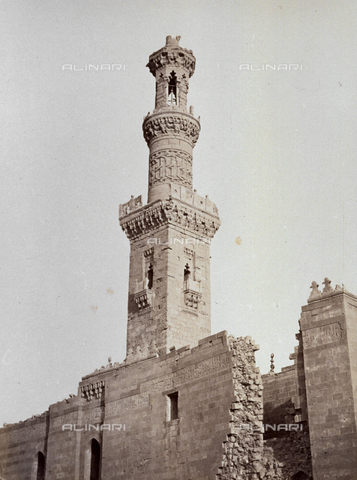 MFC-A-004677-0029 - Scorcio delle 'Tombe dei Califfi' nella Città dei Morti al Cairo - Data dello scatto: 1870-1880 ca. - Archivi Alinari, Firenze