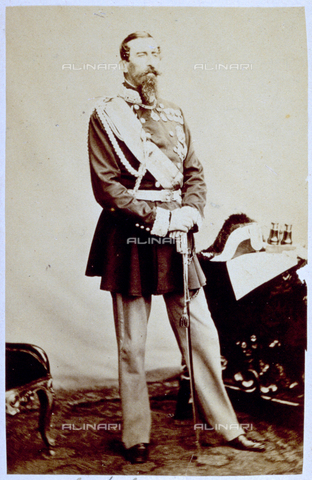 MFC-F-000992-0000 - Ritratto in alta uniforme del generale Lamarmora che fu Primo Ministro nel 1859 e nel 1864-66 - Data dello scatto: 1860-1870 ca. - Archivi Alinari, Firenze